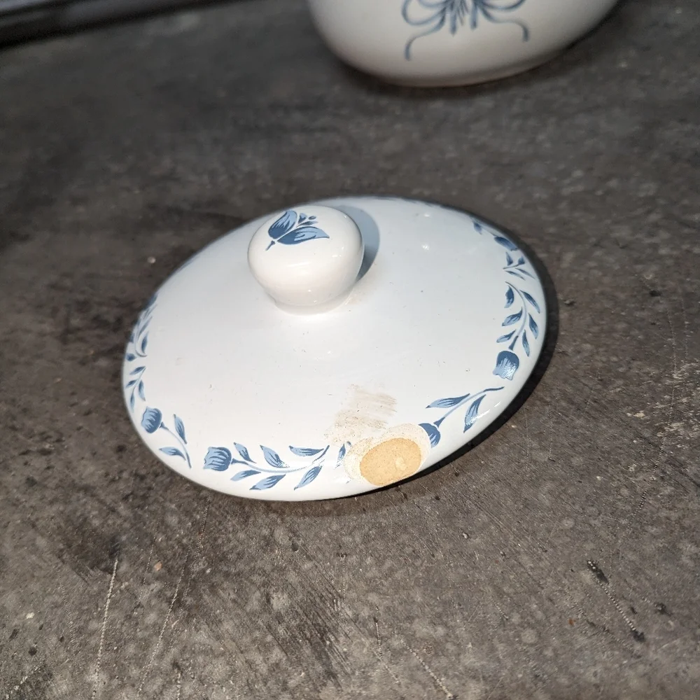 Jay Import Company Blue Heart Serving‎ Dish Tureen with handles and chipped lid